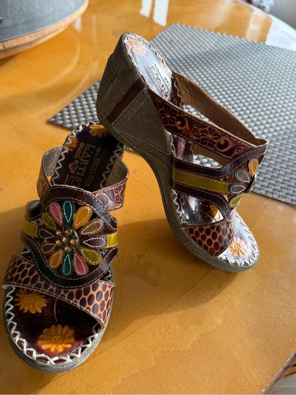 Spring Step L’Artiste Leather Floral Wedge Sandals size 35 “Razzy”